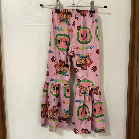 Cocomelon 3T-4T Girls Pink Flare Pants - Picture 2 of 3